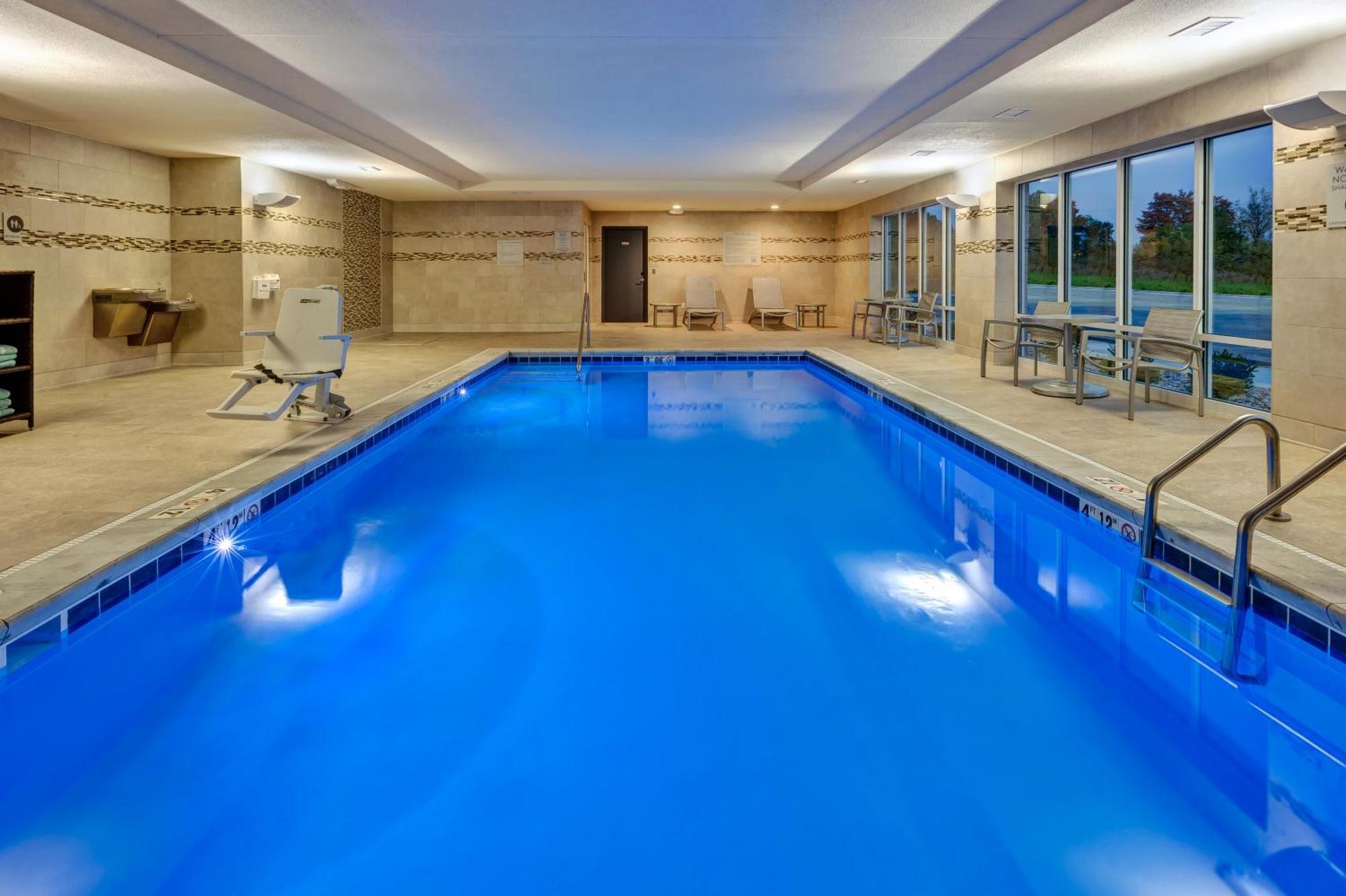 Towneplace Suites By Marriott Grand Rapids Airport Southeast المظهر الخارجي الصورة