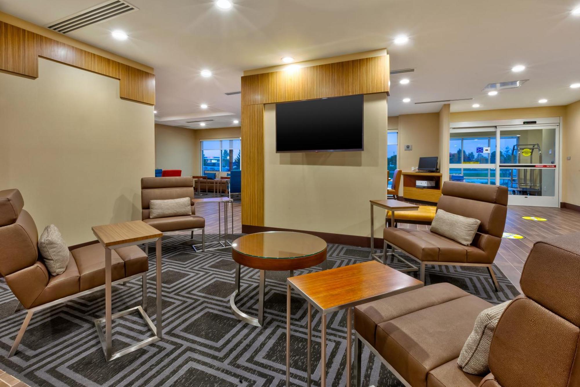Towneplace Suites By Marriott Grand Rapids Airport Southeast المظهر الخارجي الصورة