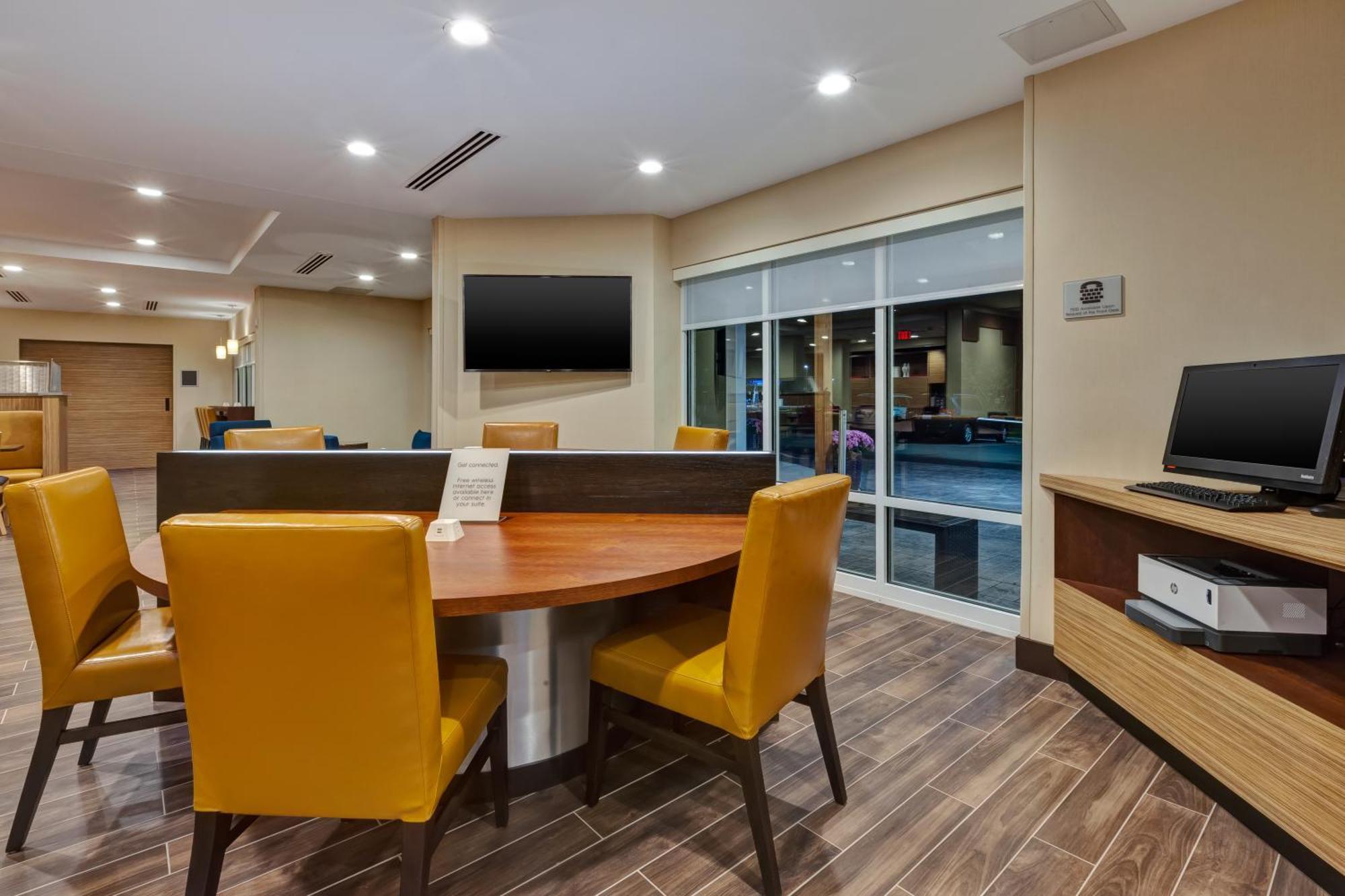 Towneplace Suites By Marriott Grand Rapids Airport Southeast المظهر الخارجي الصورة