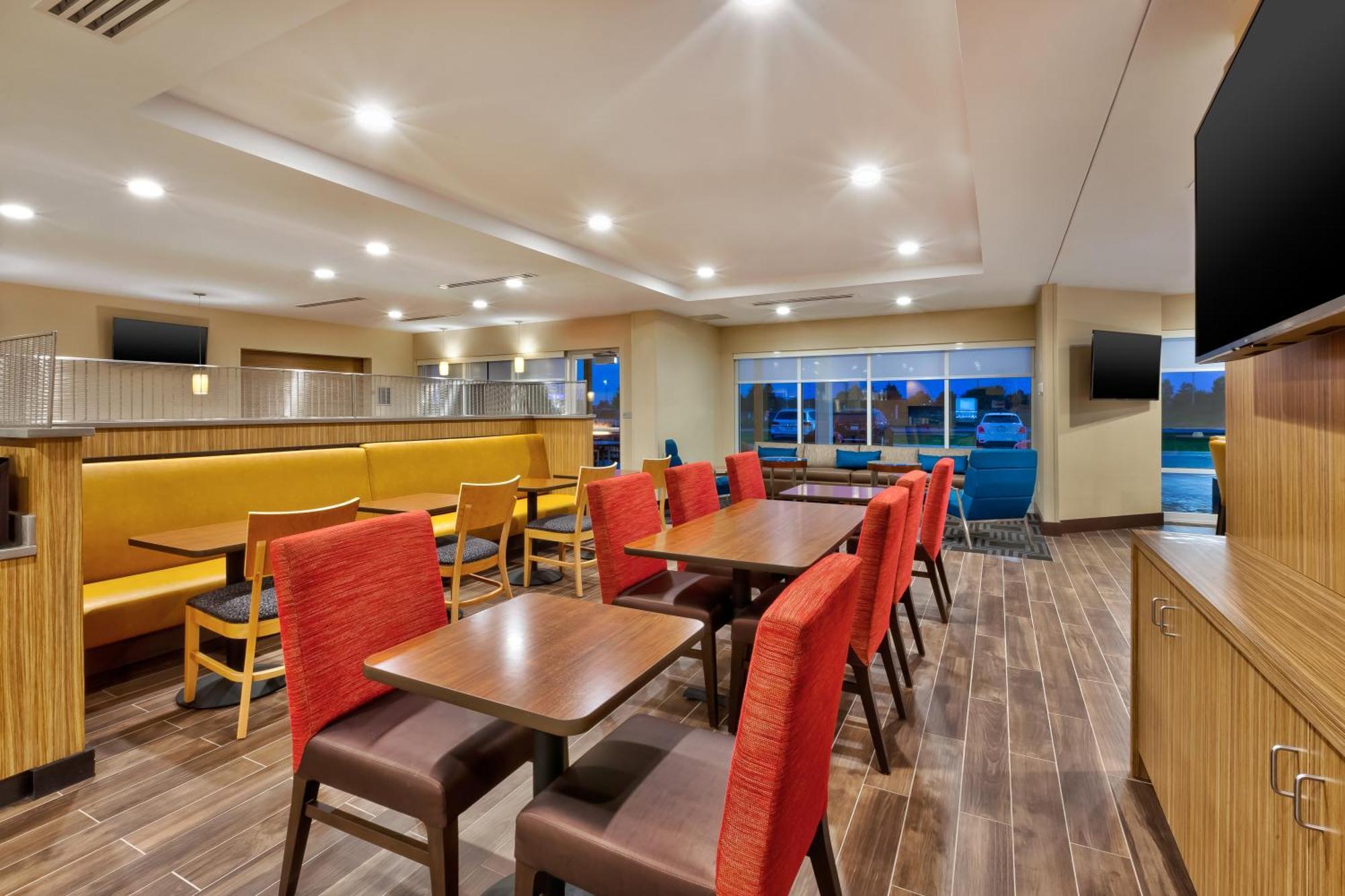 Towneplace Suites By Marriott Grand Rapids Airport Southeast المظهر الخارجي الصورة
